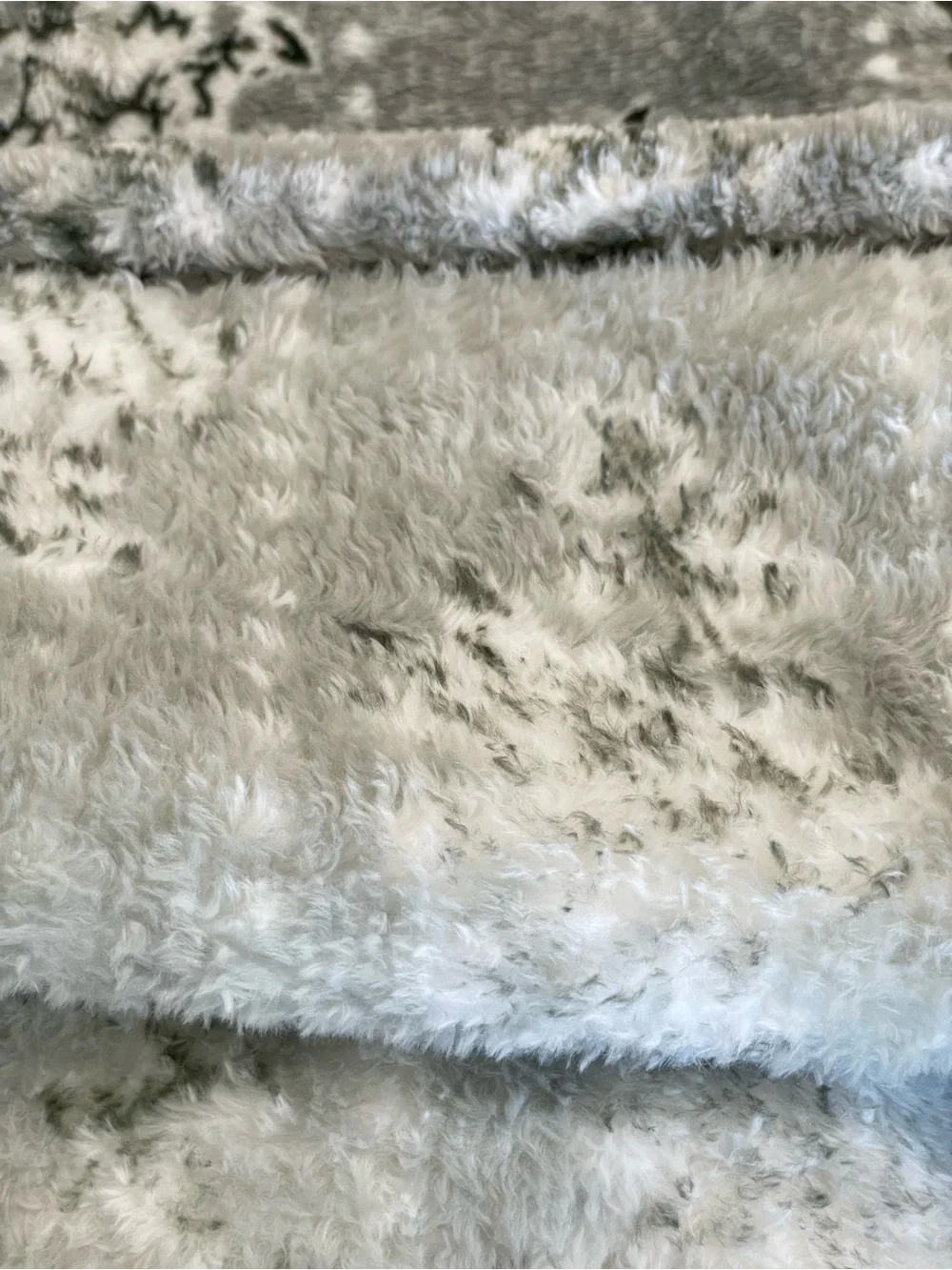 NWT House of Atlas Ultra Soft Plush Throw Blanket Sage Gray Floral 60x70